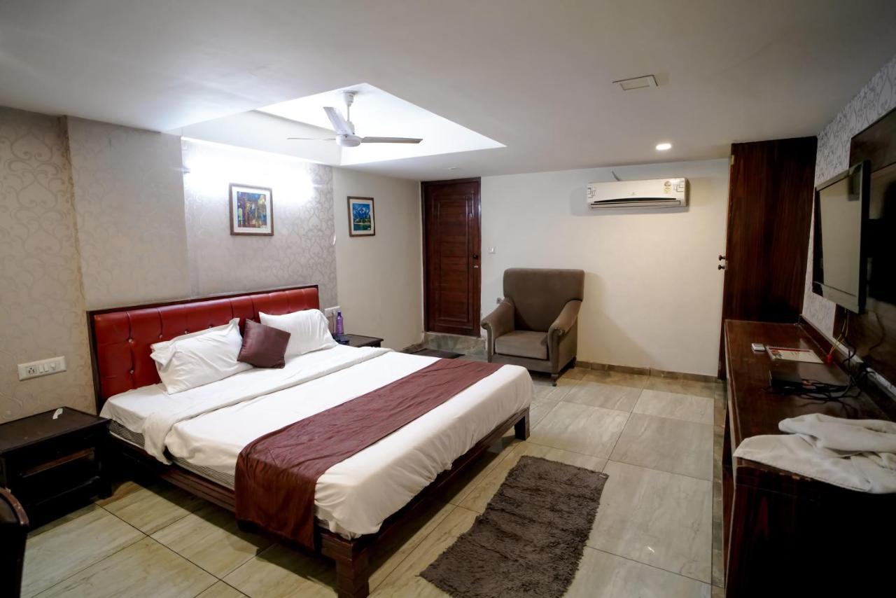 Hotel Seven Ahmedabad Exterior foto