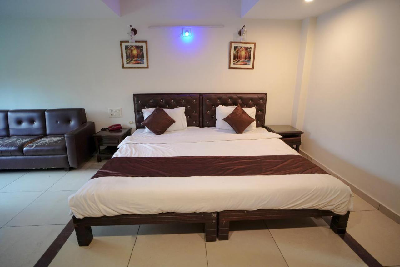 Hotel Seven Ahmedabad Exterior foto