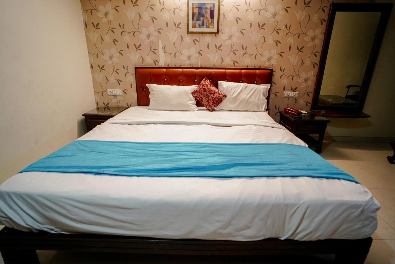 Hotel Seven Ahmedabad Exterior foto