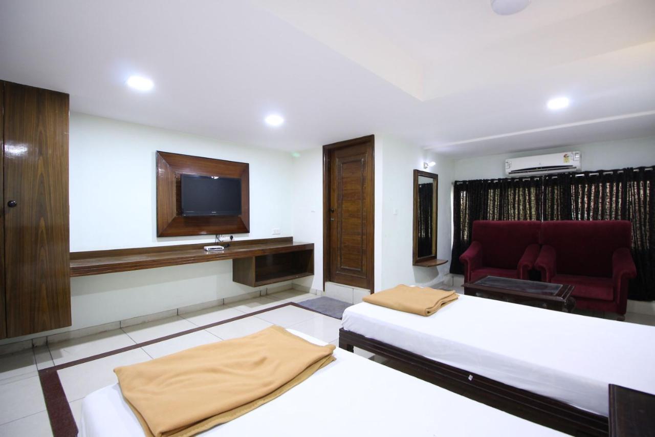 Hotel Seven Ahmedabad Exterior foto