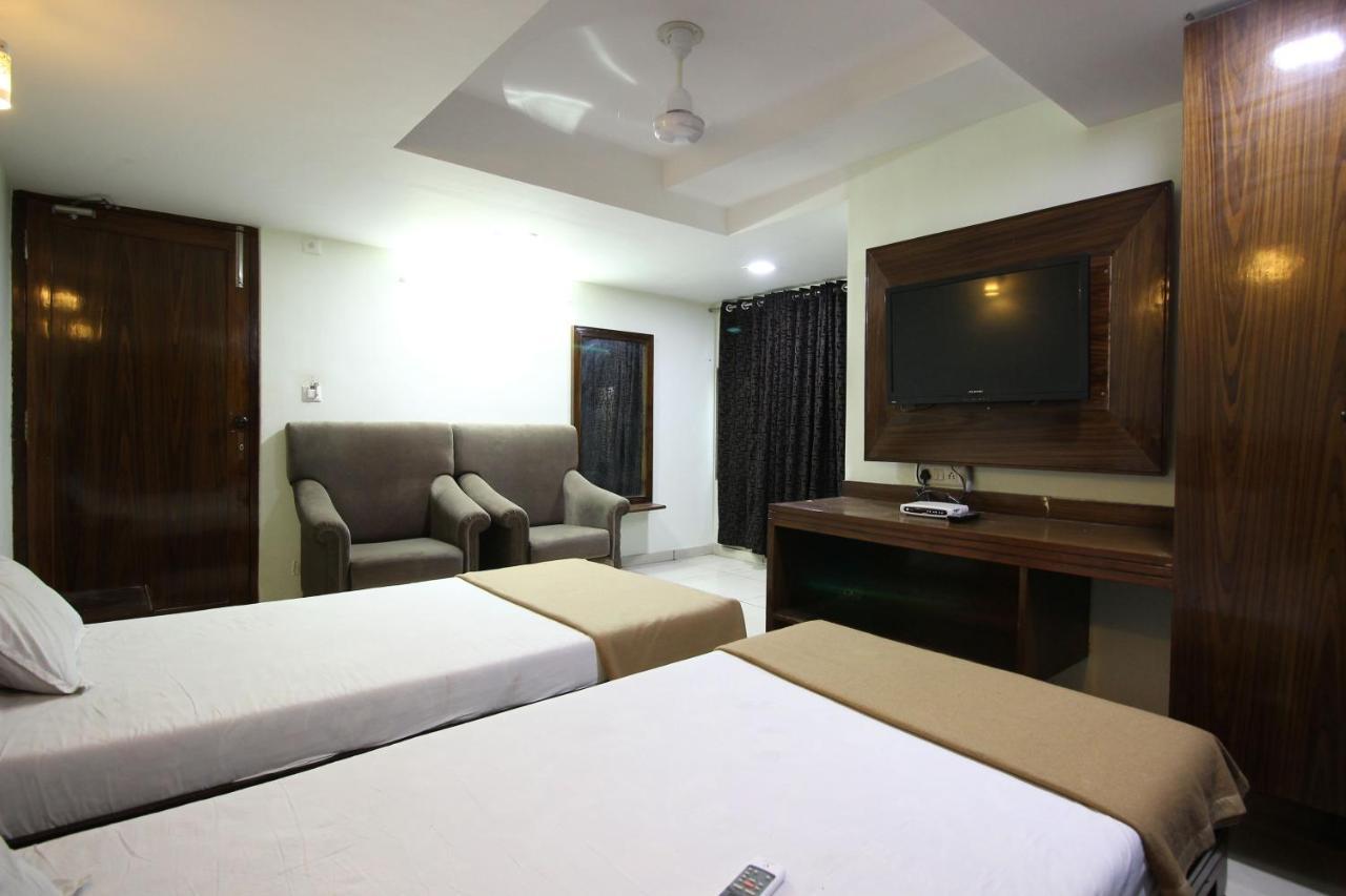 Hotel Seven Ahmedabad Exterior foto